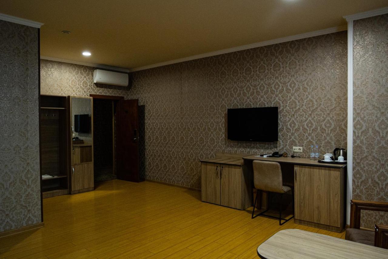 Inga Hotel Yerevan Ngoại thất bức ảnh