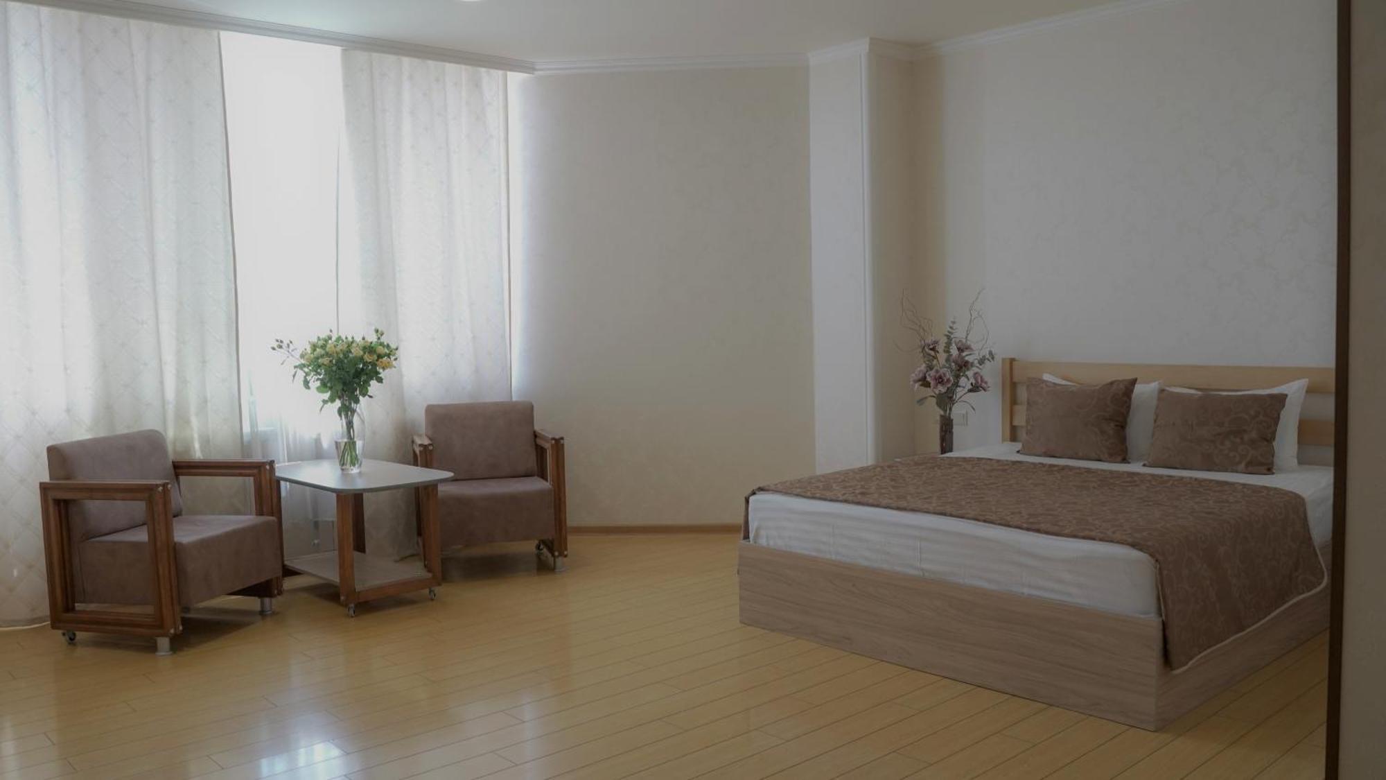 Inga Hotel Yerevan Ngoại thất bức ảnh